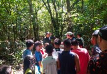 Jovens participam de ação socioambiental na Estrutural