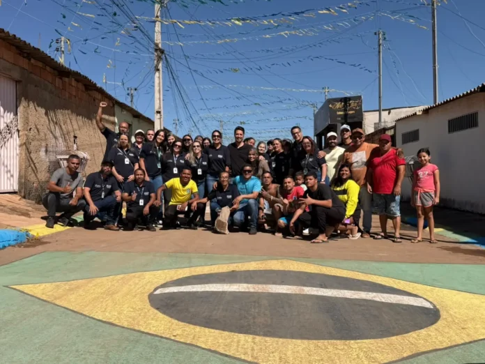 PREFEITURA E SANEAGO LEVAM MELHORIAS DE SANEAMENTO E BENEF&Iacute;CIOS SOCIAIS PARA MORADORES DA VILA GUA&Iacute;RA - Prefeitura Municipal de Valpara&iacute;so de Goi&aacute;s