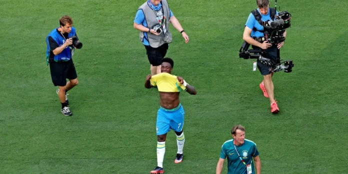 Vini Jr. mant&eacute;m sonho do hexa e Marquinhos fala em tom de adeus