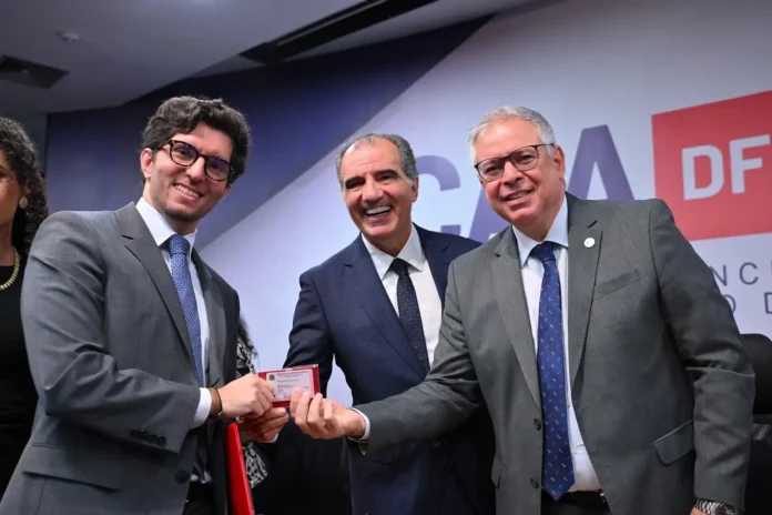 OAB/DF entrega carteiras a 91 novos advogados em cerim&ocirc;nias solenes