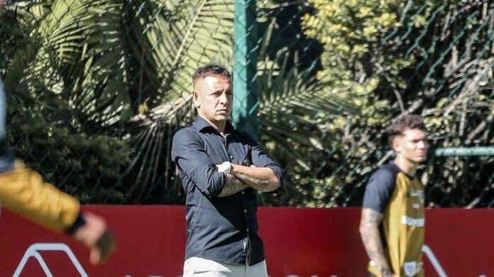 Rafinha &eacute; o novo executivo de futebol do S&atilde;o Paulo | CNN Brasil