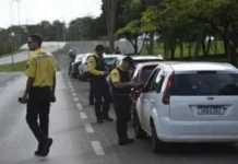 Chegada do período chuvoso reforça alerta para motoristas e pedestres no Distrito Federal