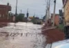 Chuva alaga ruas e invade mercado na Colônia 26 de Setembro