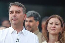 STF desmente informação sobre buscas em endereços de Flávio Bolsonaro