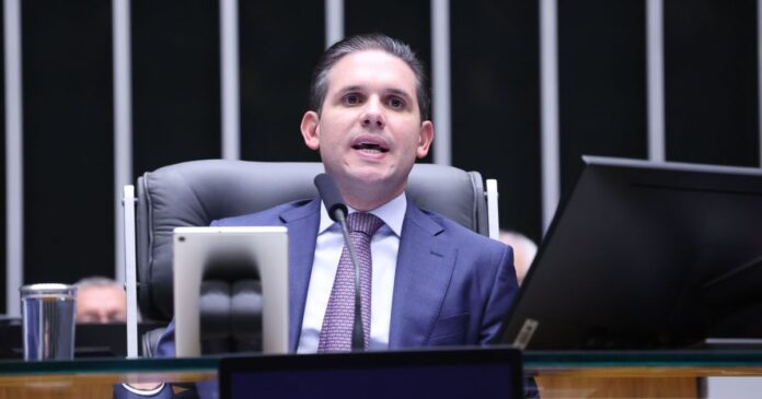 Integrantes do PL descartam apoiar reeleição de Hugo Motta na Câmara | Blogs | CNN Brasil
